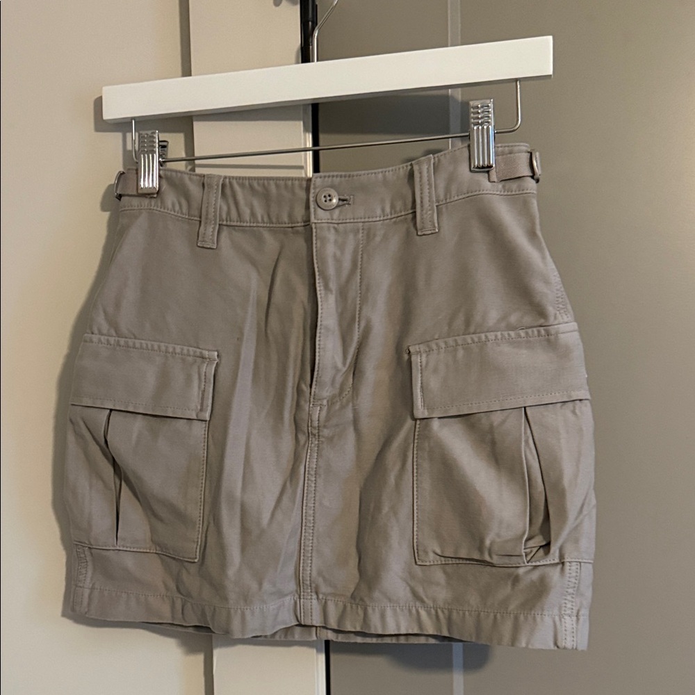 Aritzia Cargo Skirt